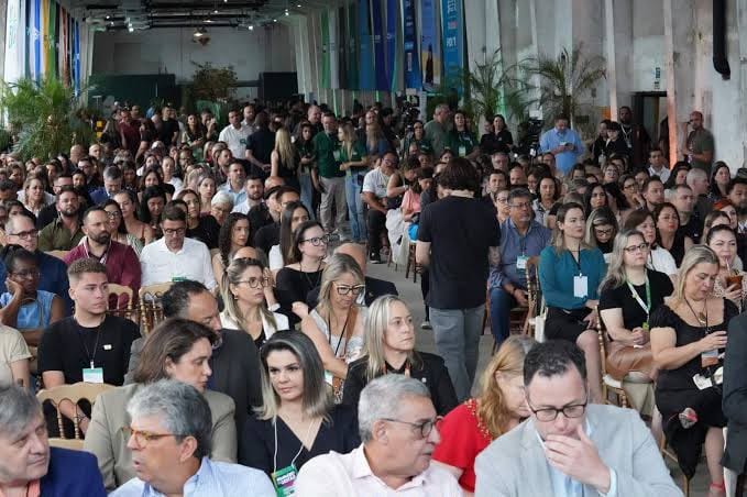 Plateia em grande evento